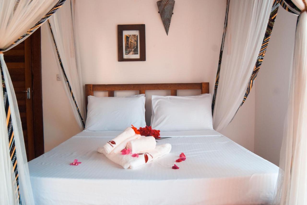 Zanzibar Kusini Beach Bungalows Hotel Кизимкази Экстерьер фото